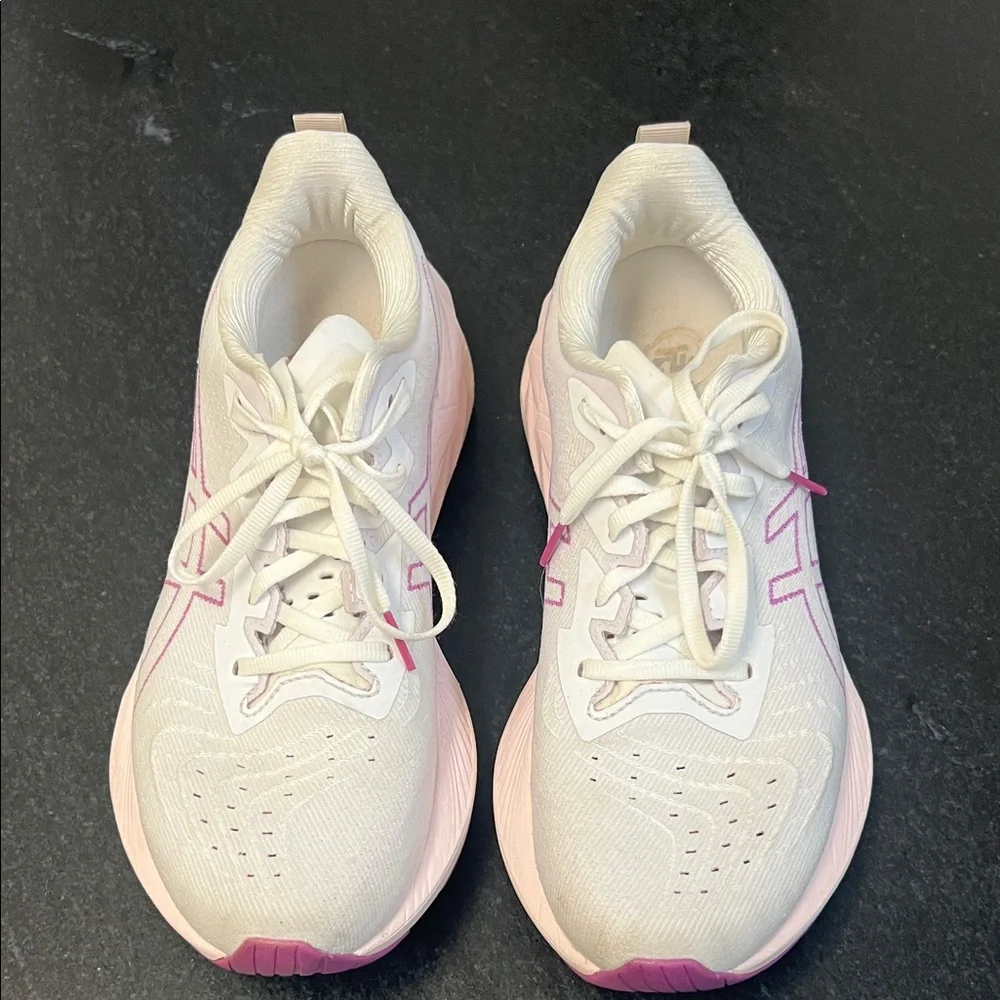 ASICS Running Shoes - Picture 1 of 6